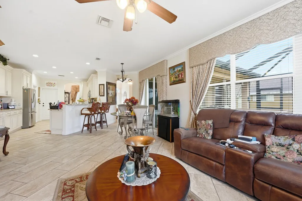 6988 NW Hartney Way Port St Lucie FL 34983