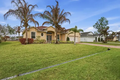 6988 NW Hartney Way Port St Lucie FL 34983