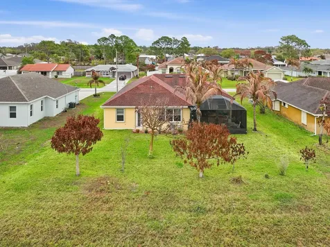 6988 NW Hartney Way Port St Lucie FL 34983