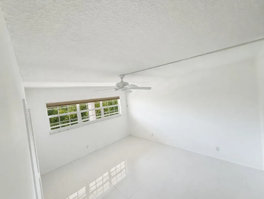 605 Oaks Drive Pompano Beach FL 33069