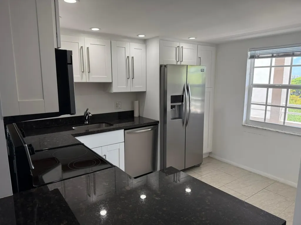 605 Oaks Drive Pompano Beach FL 33069