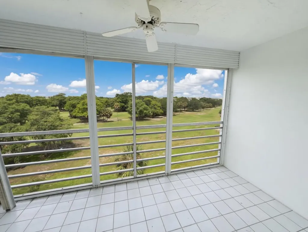 605 Oaks Drive Pompano Beach FL 33069