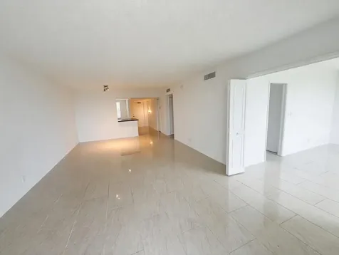 605 Oaks Drive Pompano Beach FL 33069