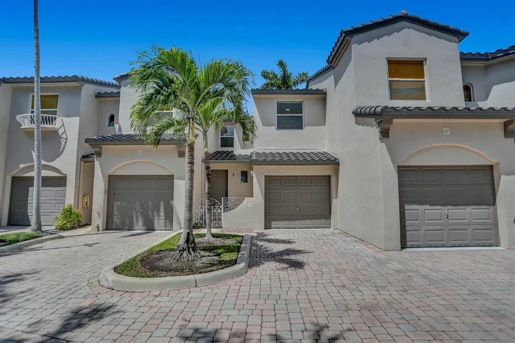 1900 Oceanwalk Lane Lauderdale By The Sea FL 33062