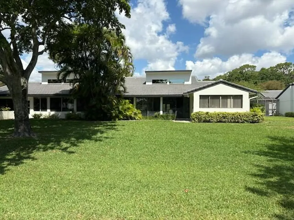 35 Brentwood Drive Boynton Beach FL 33436