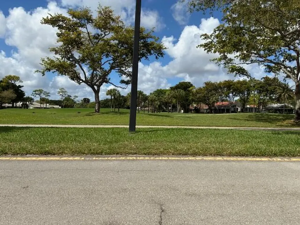 35 Brentwood Drive Boynton Beach FL 33436