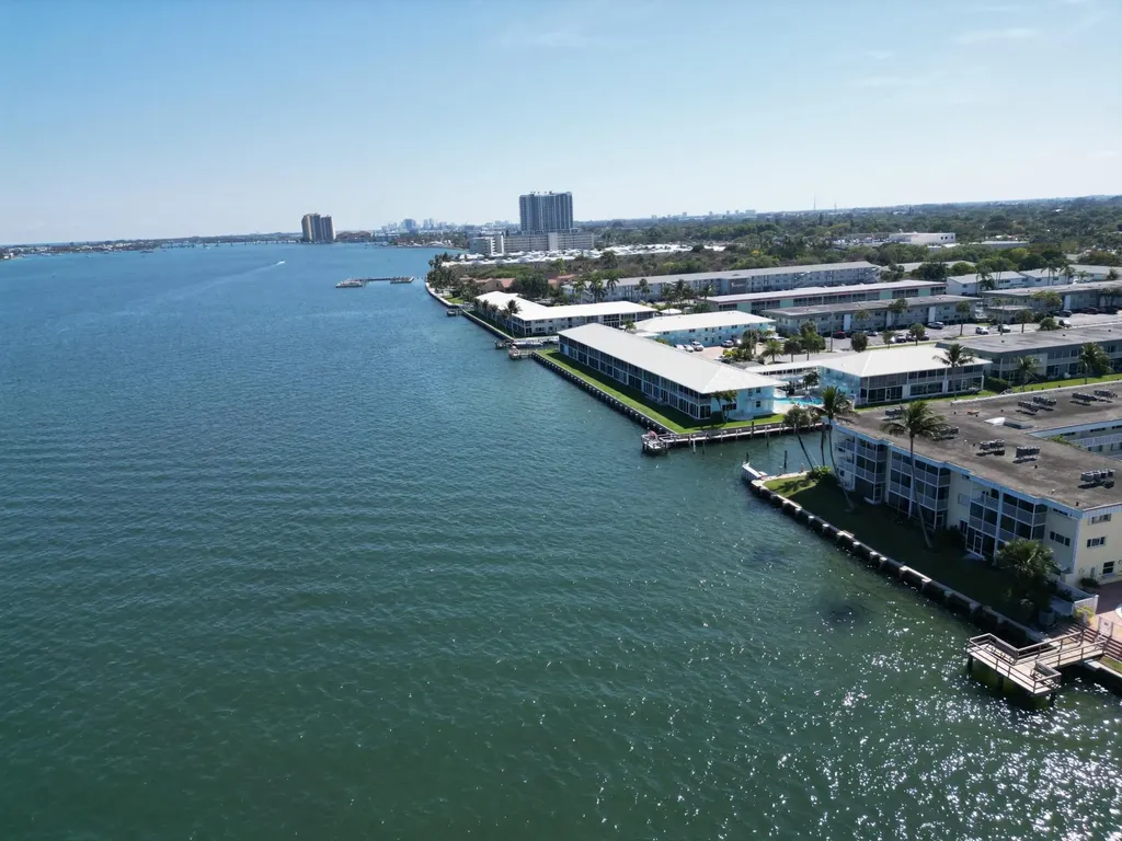101 Doolen Court North Palm Beach FL 33408