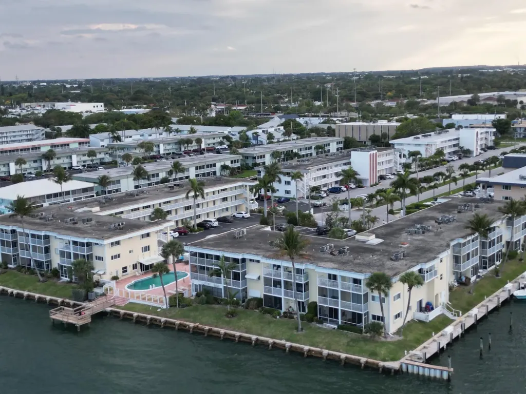 101 Doolen Court North Palm Beach FL 33408