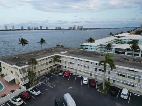 101 Doolen Court North Palm Beach FL 33408