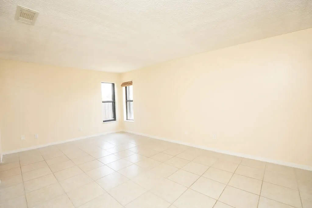 2456 SE Trail Avenue Port St Lucie FL 34952