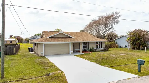 2456 SE Trail Avenue Port St Lucie FL 34952