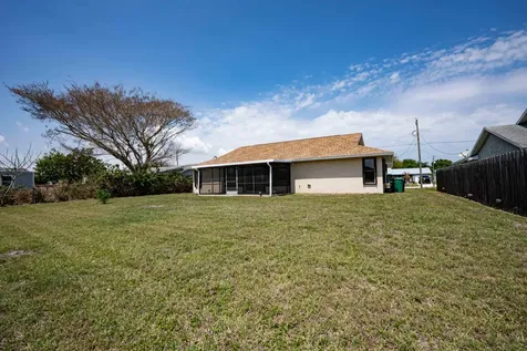 2456 SE Trail Avenue Port St Lucie FL 34952