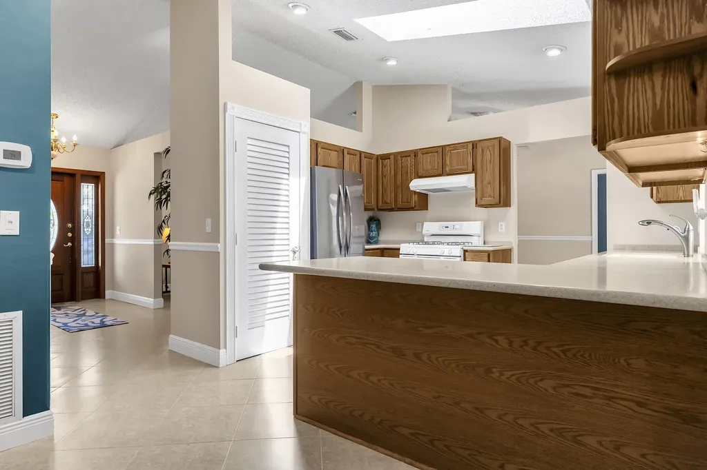 355 86th Terrace S West Palm Beach FL 33411