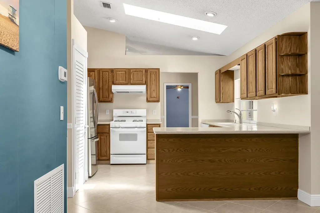 355 86th Terrace S West Palm Beach FL 33411