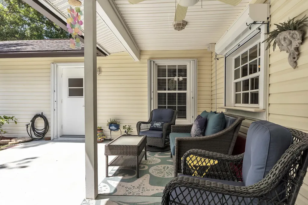 355 86th Terrace S West Palm Beach FL 33411