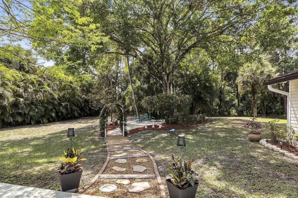 355 86th Terrace S West Palm Beach FL 33411