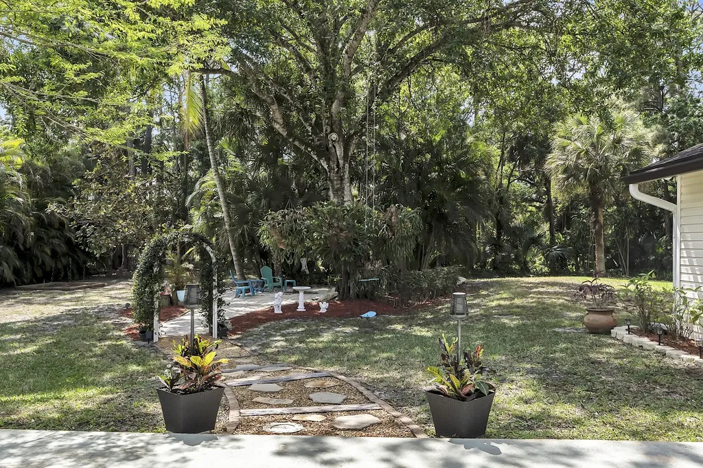 355 86th Terrace S West Palm Beach FL 33411