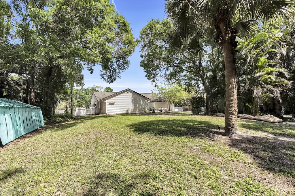 355 86th Terrace S West Palm Beach FL 33411