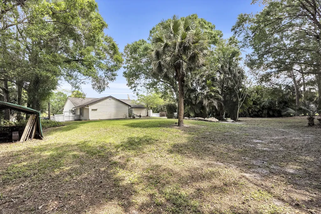 355 86th Terrace S West Palm Beach FL 33411