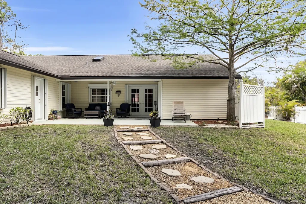 355 86th Terrace S West Palm Beach FL 33411