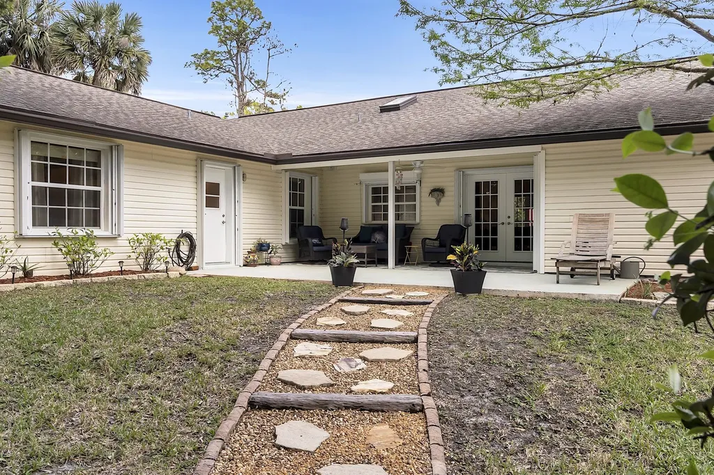 355 86th Terrace S West Palm Beach FL 33411