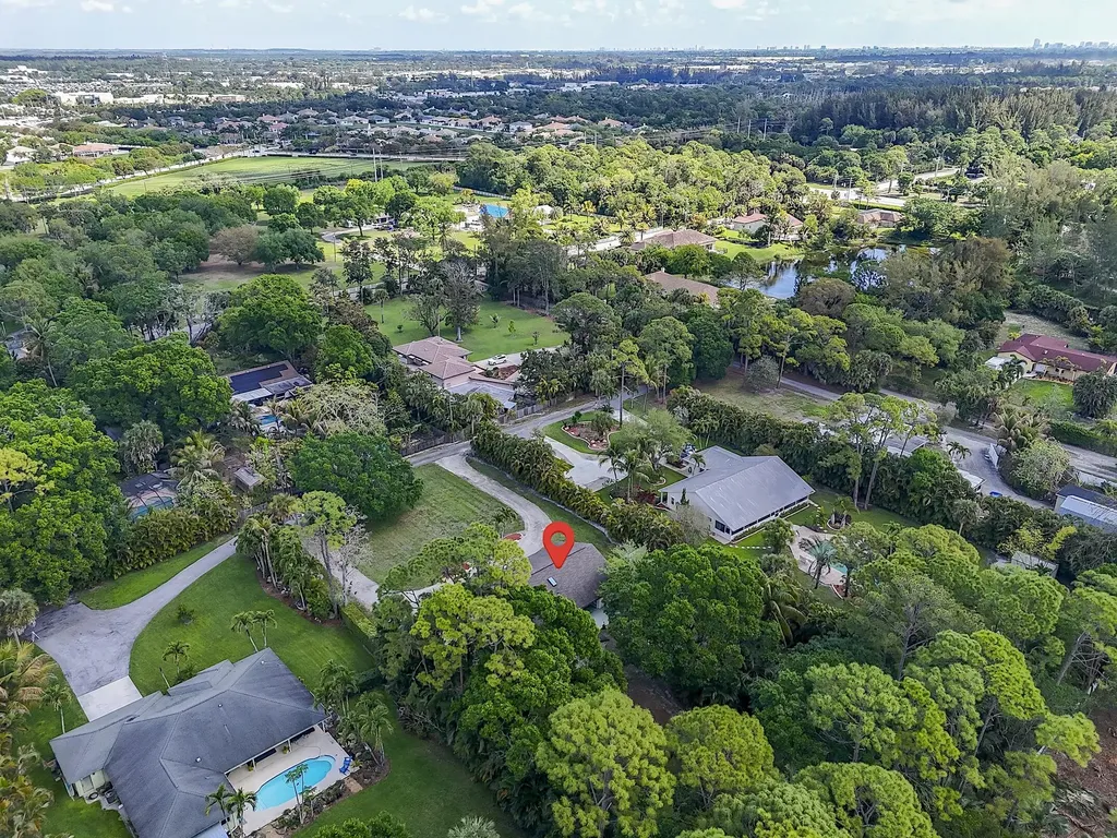355 86th Terrace S West Palm Beach FL 33411