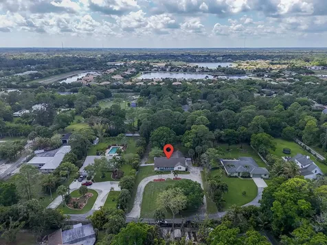 355 86th Terrace S West Palm Beach FL 33411