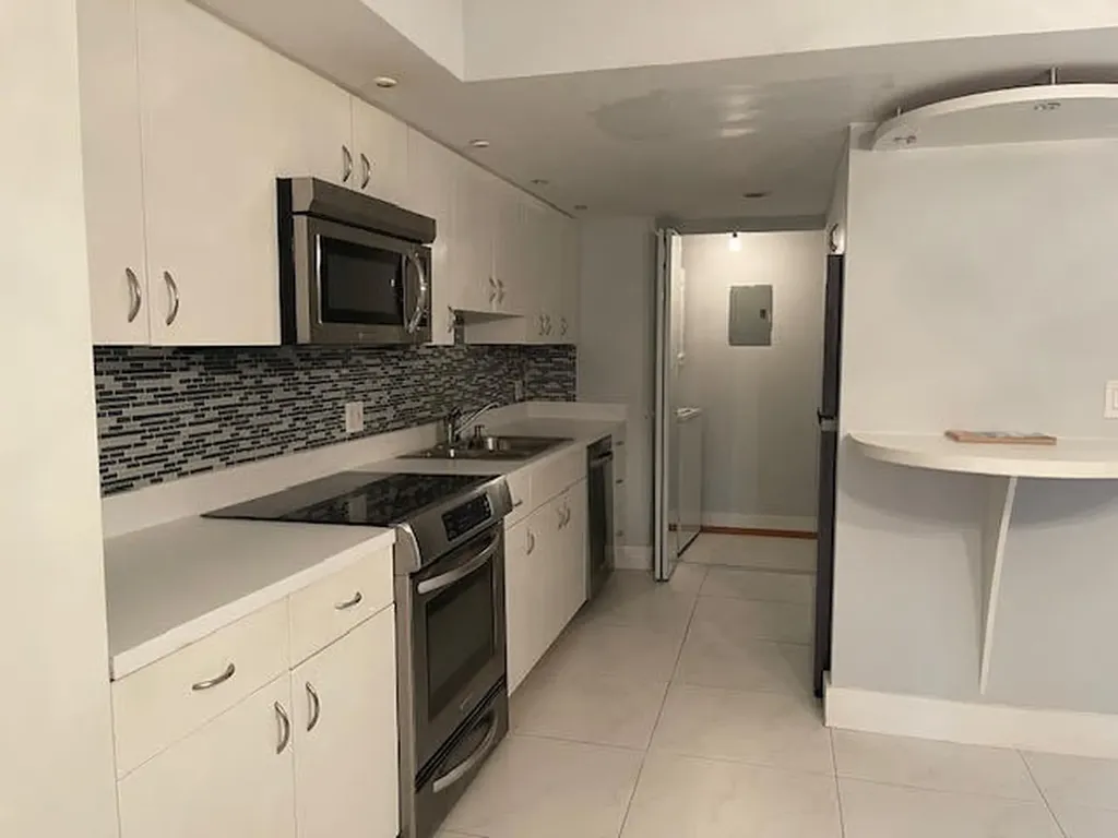 793 SE 1st Way Deerfield Beach FL 33441