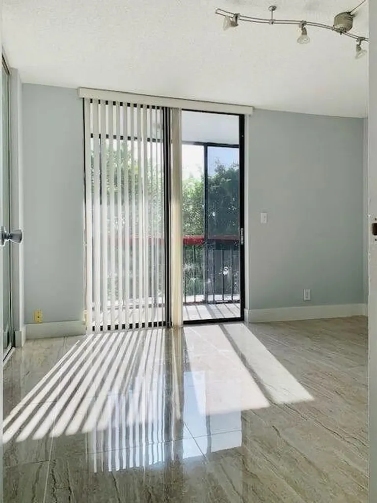 793 SE 1st Way Deerfield Beach FL 33441