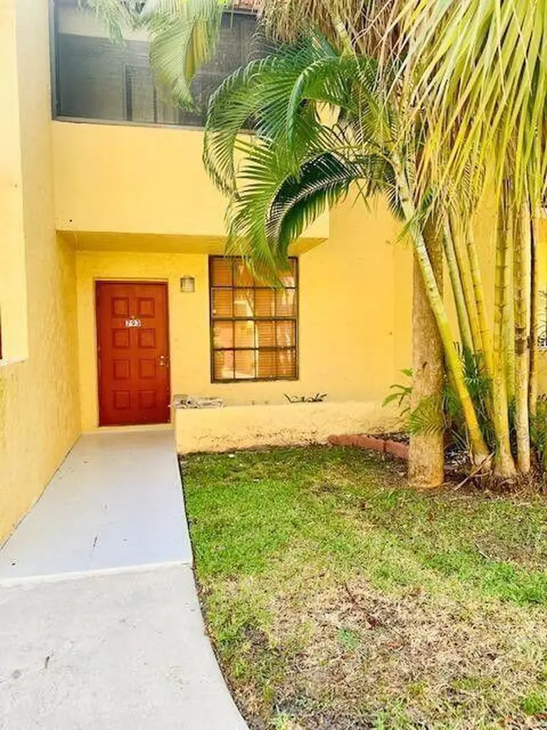 793 SE 1st Way Deerfield Beach FL 33441