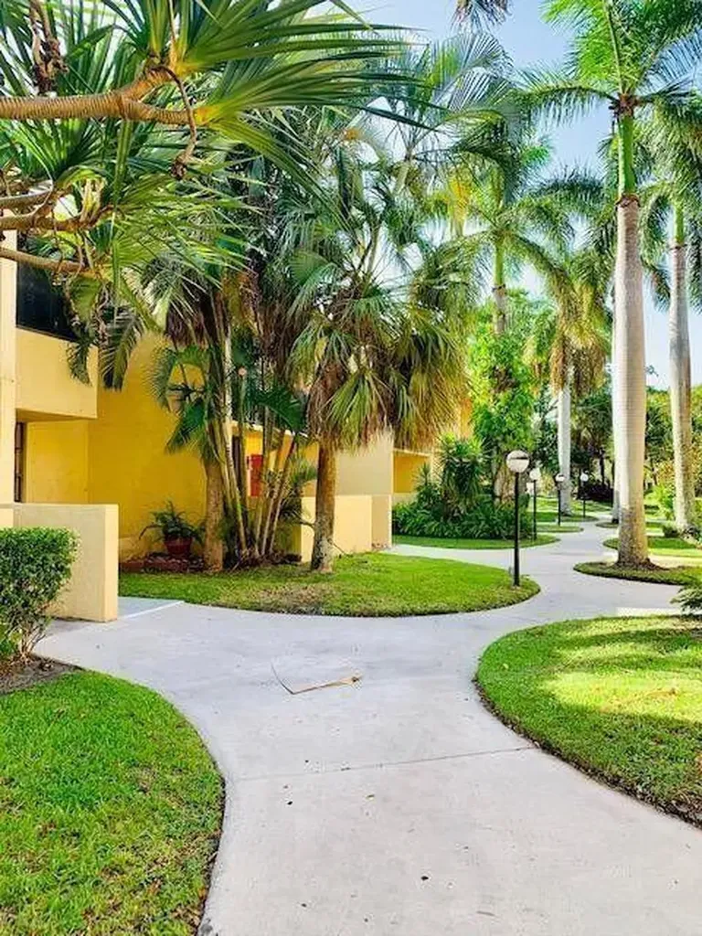 793 SE 1st Way Deerfield Beach FL 33441