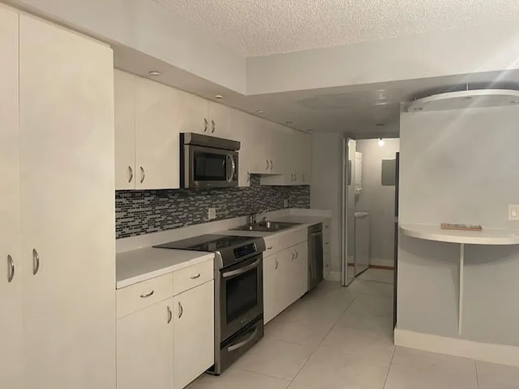 793 SE 1st Way Deerfield Beach FL 33441