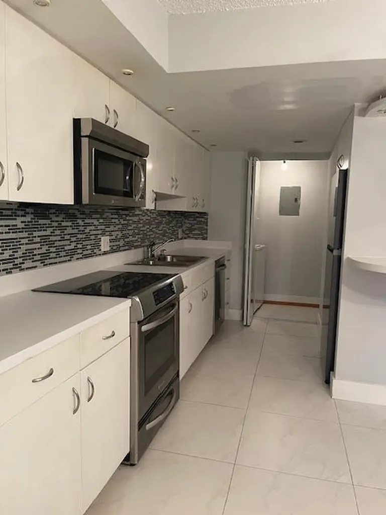 793 SE 1st Way Deerfield Beach FL 33441