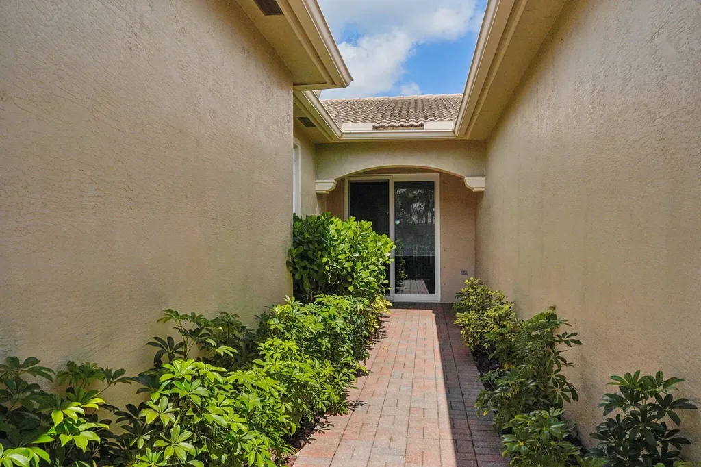 8601 Mangrove West Palm Beach FL 33411