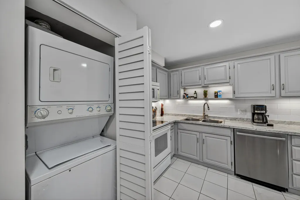 1370 S Ocean Boulevard Pompano Beach FL 33062