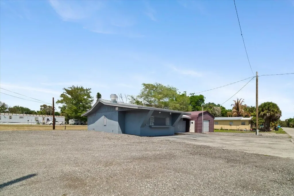 1023 Lee Street Moore Haven FL