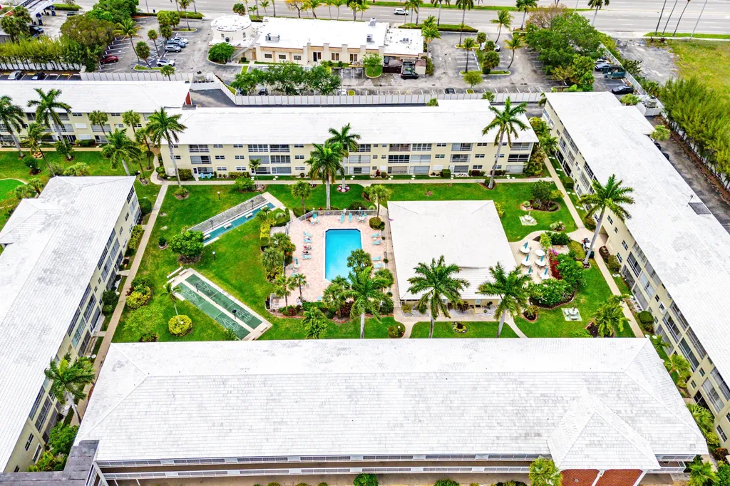 1951 NE 39th Street Lighthouse Point FL 33064