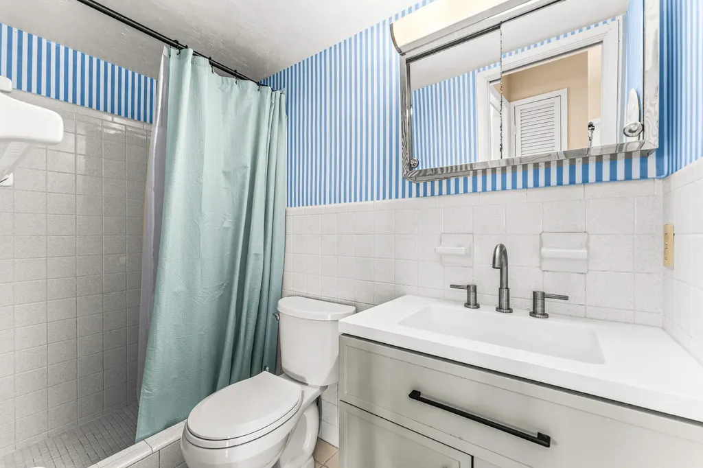 1951 NE 39th Street Lighthouse Point FL 33064
