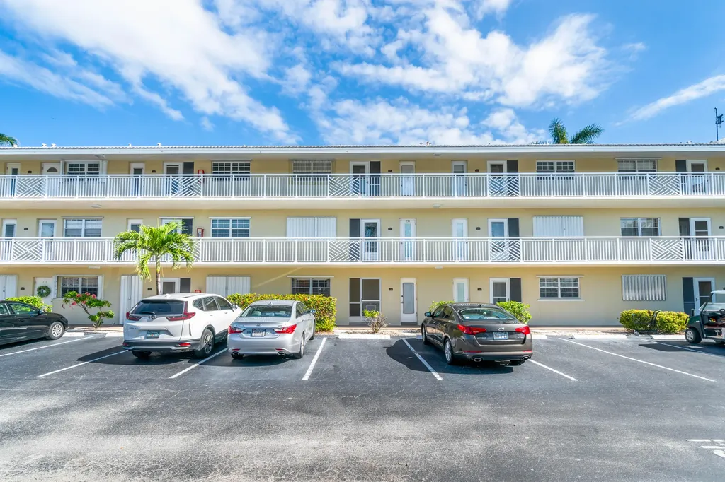 1951 NE 39th Street Lighthouse Point FL 33064