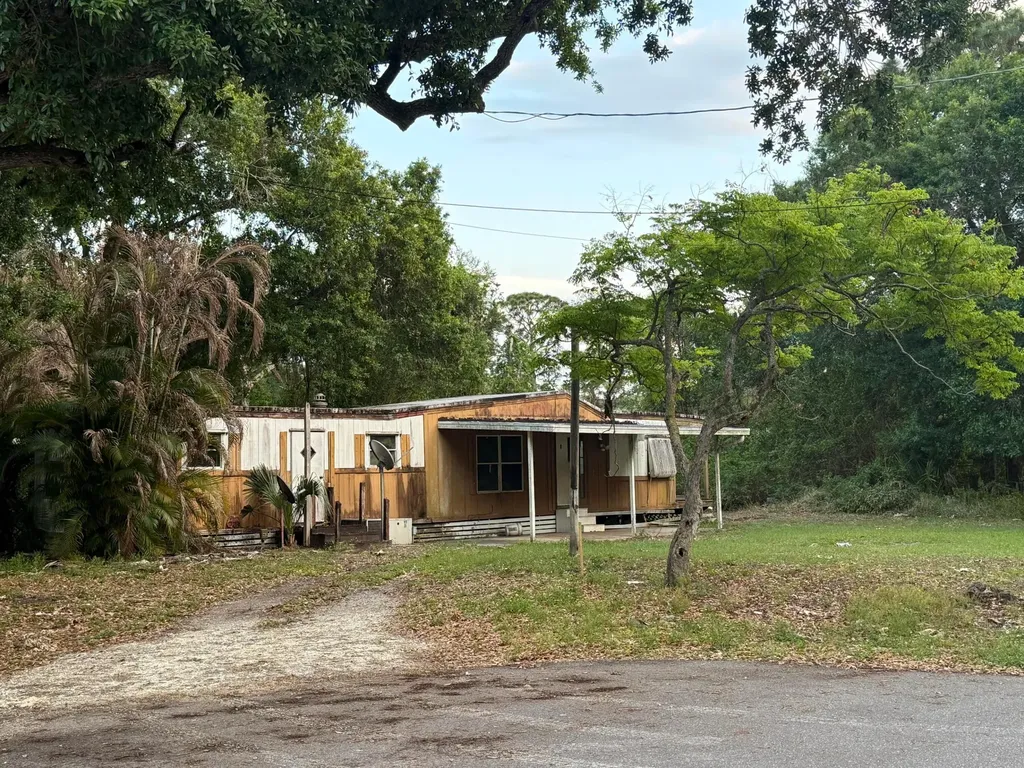 6072 SE 95th Trail Okeechobee FL 34974