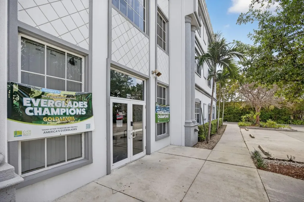 713 W Palm Drive Florida City FL