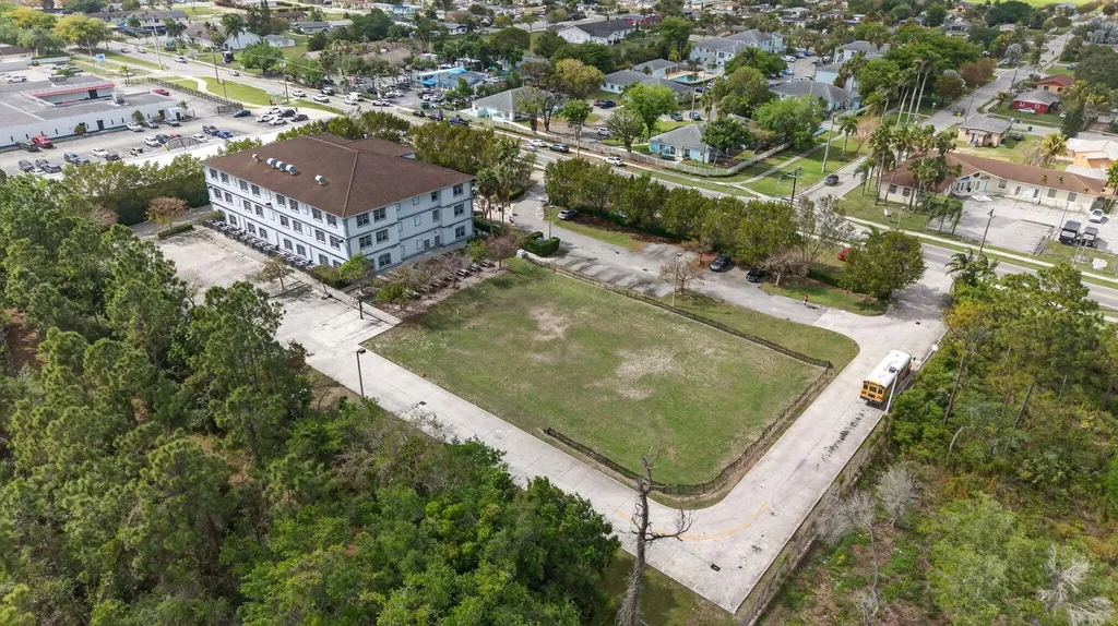 713 W Palm Drive Florida City FL