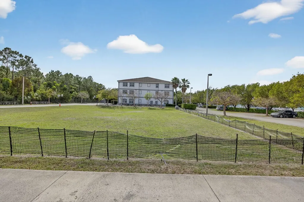 713 W Palm Drive Florida City FL