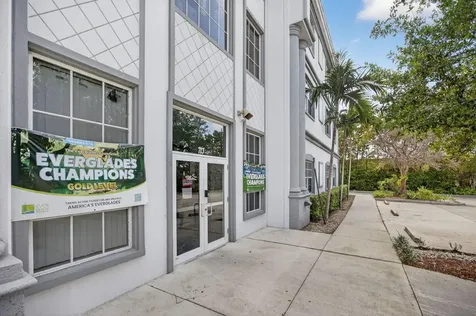 713 W Palm Drive Florida City FL