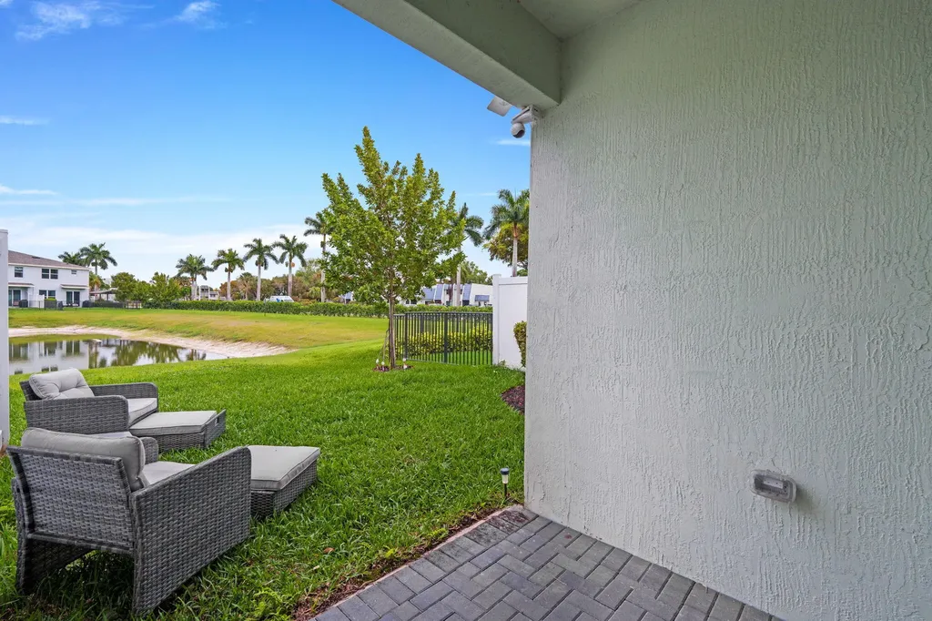 4370 Pond Lily Lane Lake Worth FL 33467