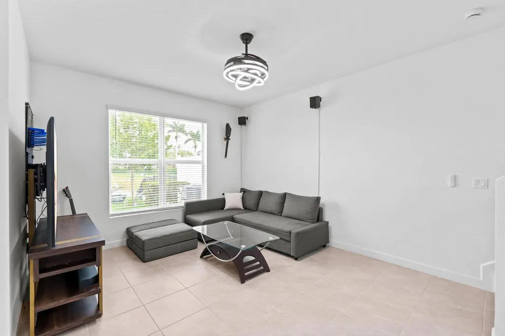 4370 Pond Lily Lane Lake Worth FL 33467
