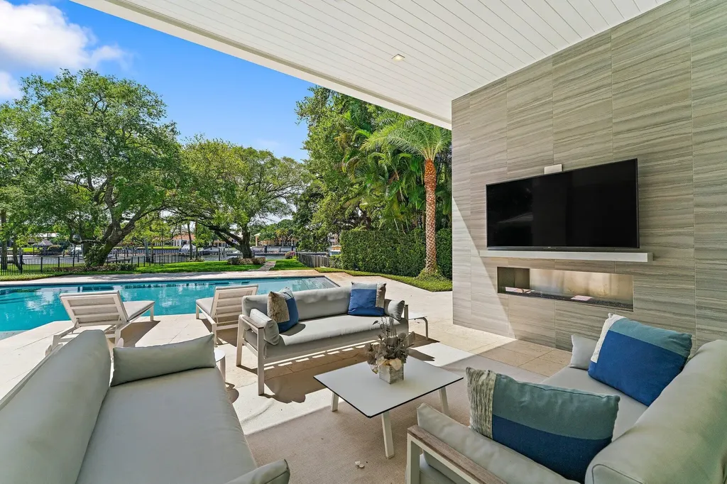 2162 Radnor Road North Palm Beach FL 33408