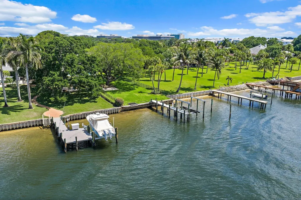 2162 Radnor Road North Palm Beach FL 33408