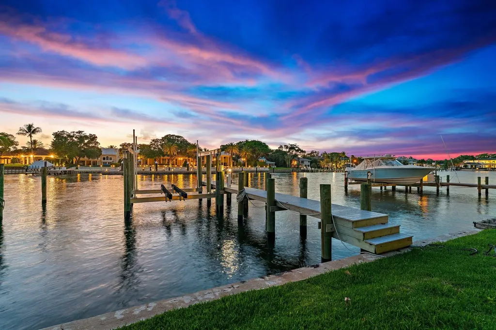 2162 Radnor Road North Palm Beach FL 33408