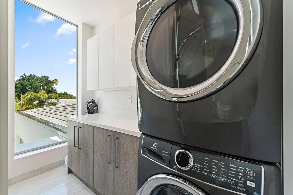2162 Radnor Road North Palm Beach FL 33408